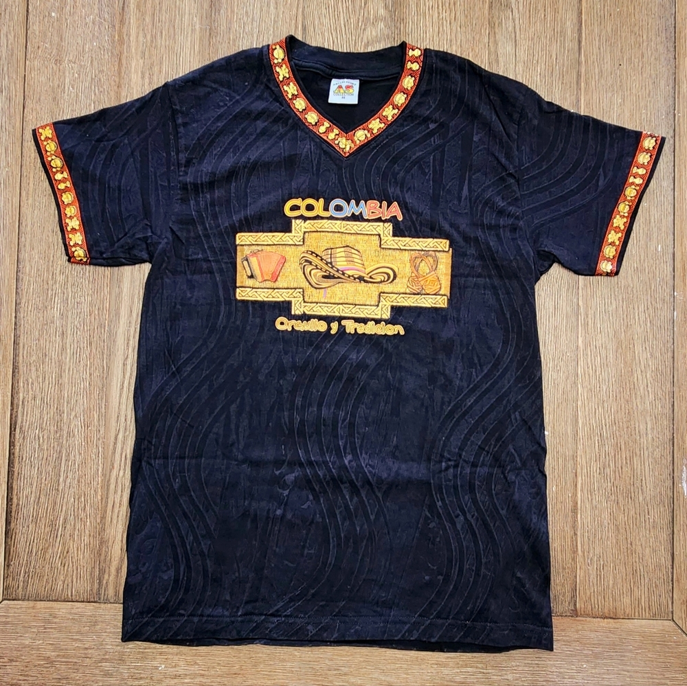 Ariari Sport brand Men's "Colombia" black and tribal souvenir t-shirt size M